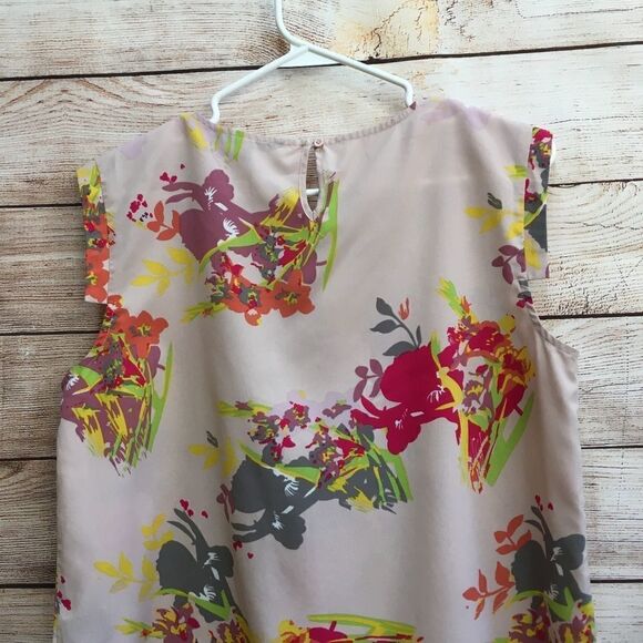 ‎VIEW BY WALTER BAKER FLORAL TOP - Picture 8 of 9